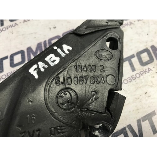 Ущільнювач дзеркала правого Skoda Fabia 2 2007-2014 5J0857934